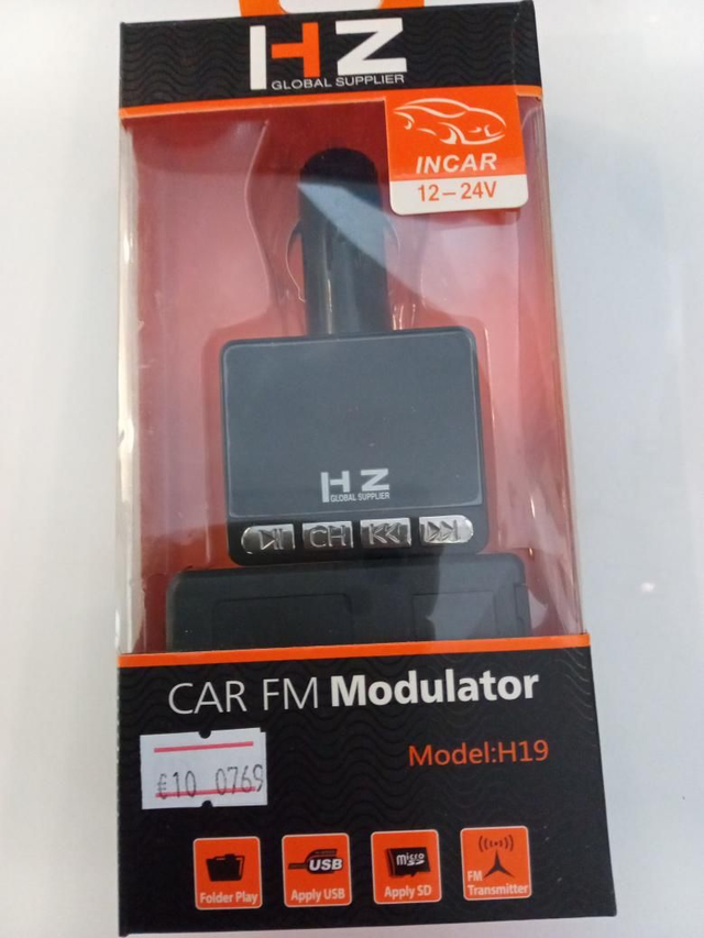 *0769- CAR FM MODULATOR 