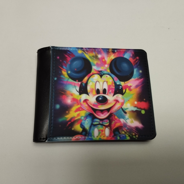 Mickey tâche de peinture
