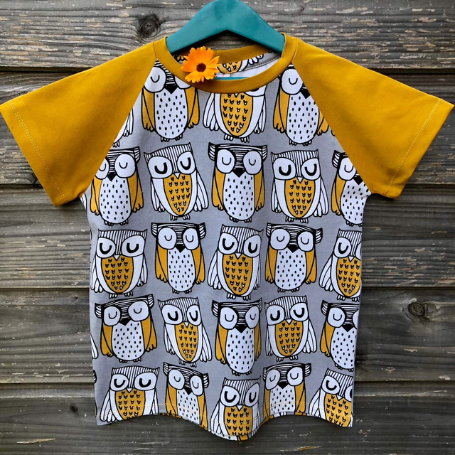 T-shirt manches courtes 6-8 ans «Chouettes jaunes et Ocre»