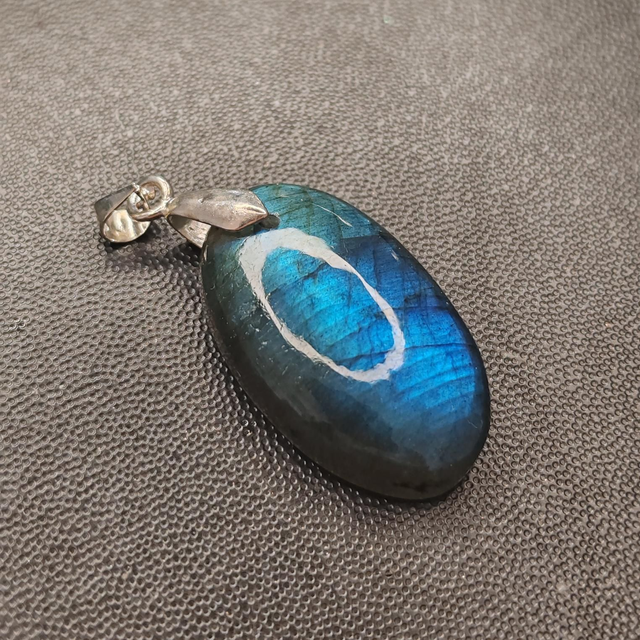 Pendentif labradorite Madagascar 
