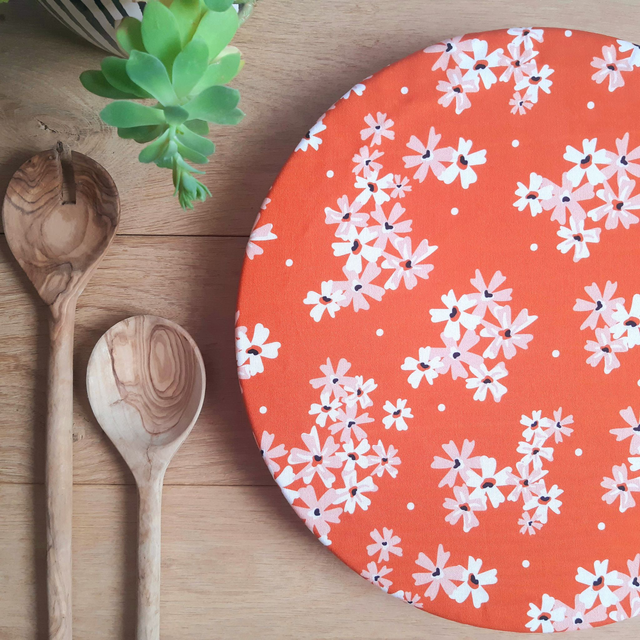 Charlotte à plats / Fleurs orangées 