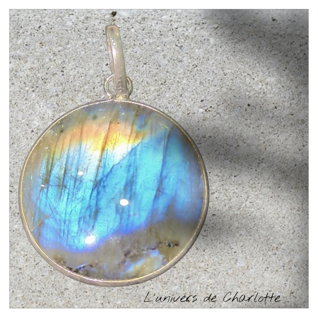 "Labradorite" - Pendentif serti sur cordon - PN-118