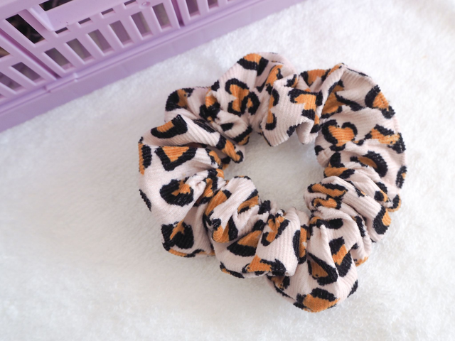 Chouchou moyen ✿ côtelé léopard rose 