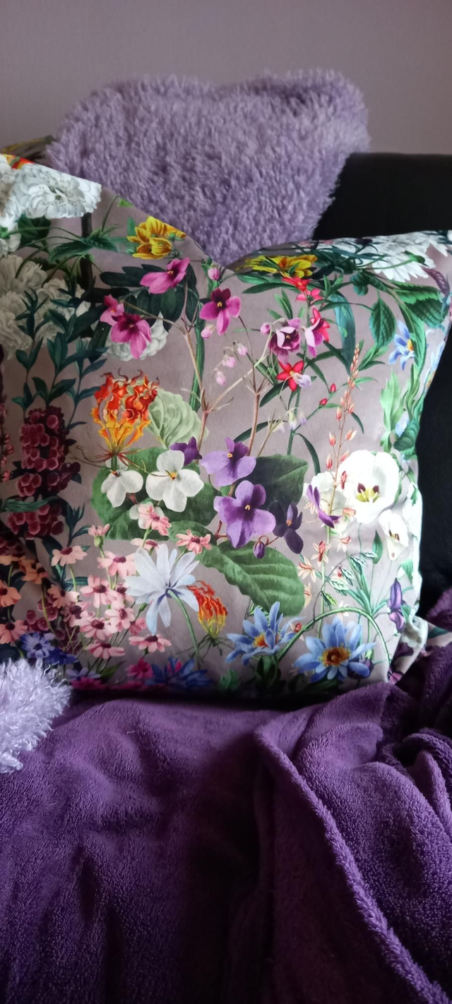 Floral Cushion 18" velvet with padded insert. 