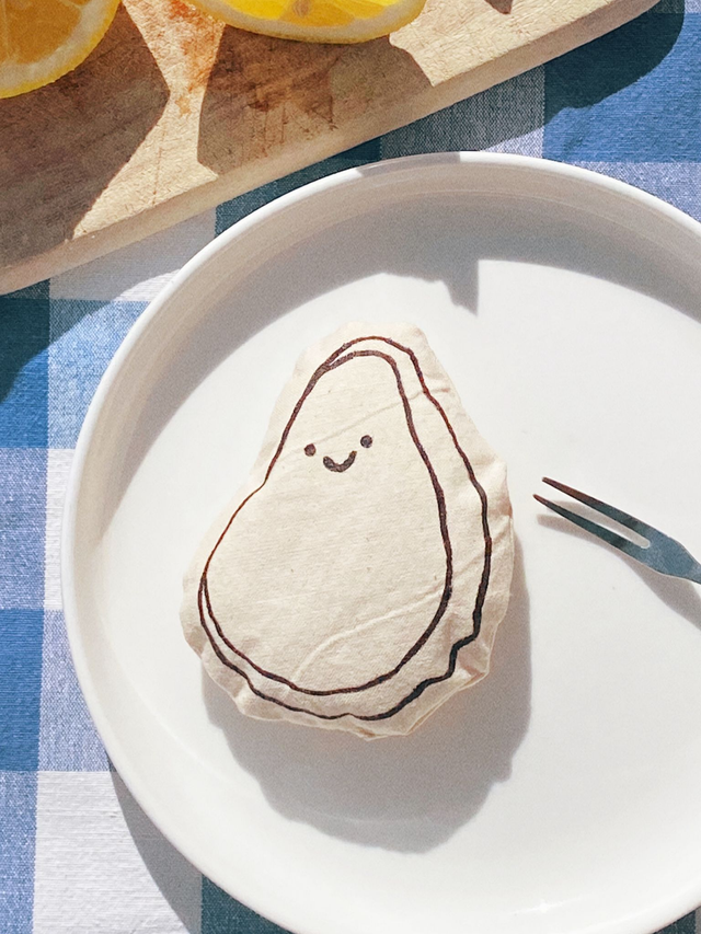 Oyster Plush and Pin Cushion