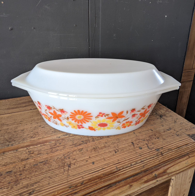 Cocotte fleurie en arcopal 