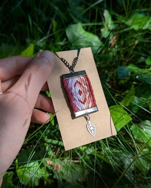 Kaléidoscope Queer ~ Pendentif lesbien