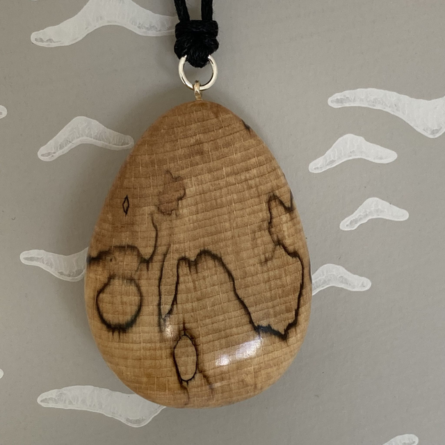 Beech - Chunky pebble spalted beech pendant from the Duchess Oak at Belvoir Castle [045-0102]