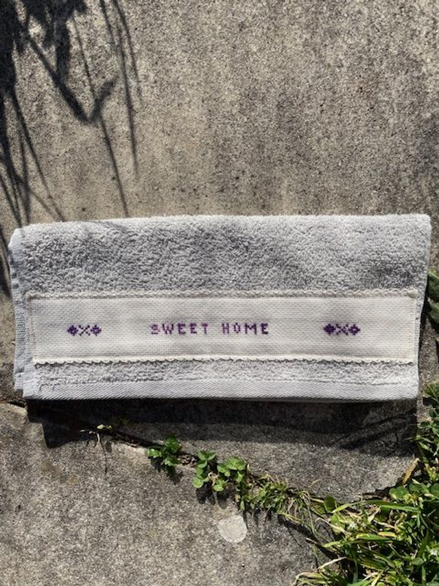 Serviette invités "Sweet Home" brodée à la main 