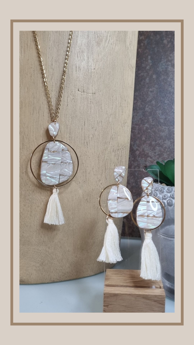 Parure collection nacre blanc pompon 