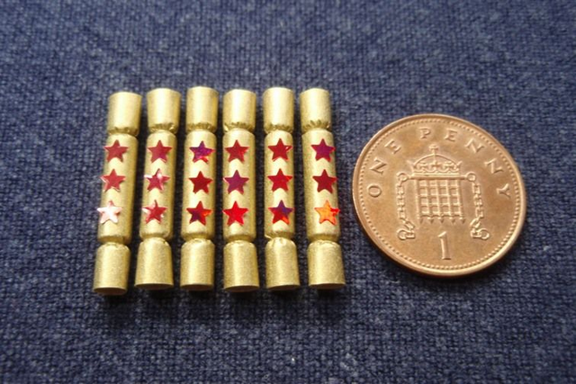 Christmas Crackers Unboxed (1/12th scale)