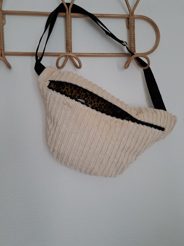 Sac banane velours et tissus léopard 