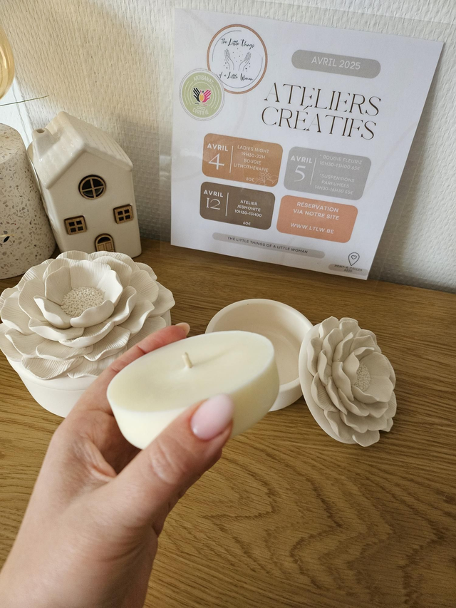 Bougie pot Camelia petit modèle 