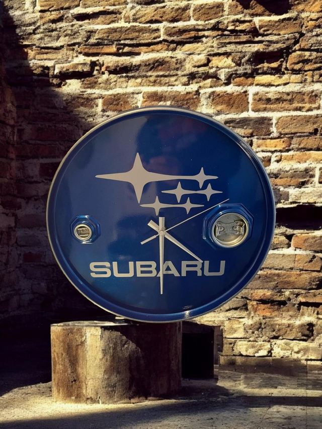 Petite horloge Subaru 