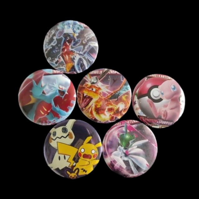 Button mit Wunschmotiv (One Piece, Pokemon oder diverse TCG Booster Motive)