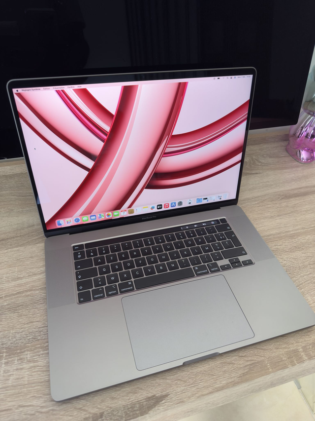 Macbook Pro 16" 2019 i9 32G 2TSSD 8 coeurs