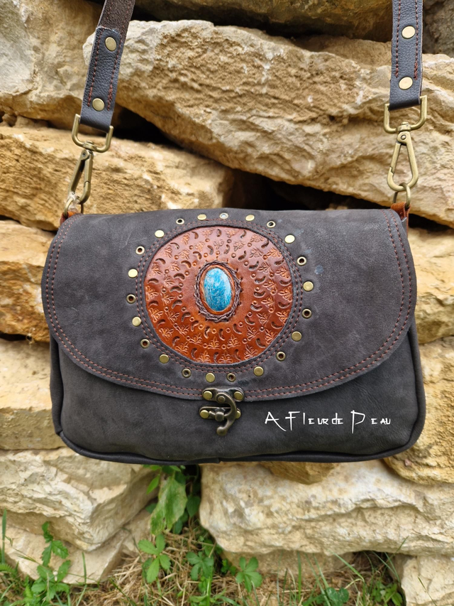 Sac 100 % cuir avec pierre Apatite bleue