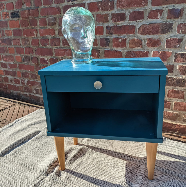 Chevet peint bleu