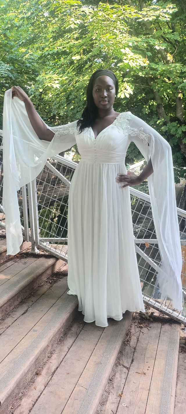 Robe blanche pour mariage civil, chic et élégant