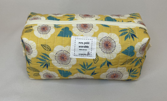 TROUSSE DE TOILETTE FLEURS JAUNES STYLE SCANDINAVE