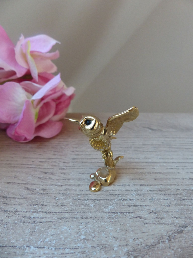 Mini chouette dorée en métal et résine à facettes – Figurine Hibou scintillant en résine, symbole de sagesse et envol, idée cadeau fête