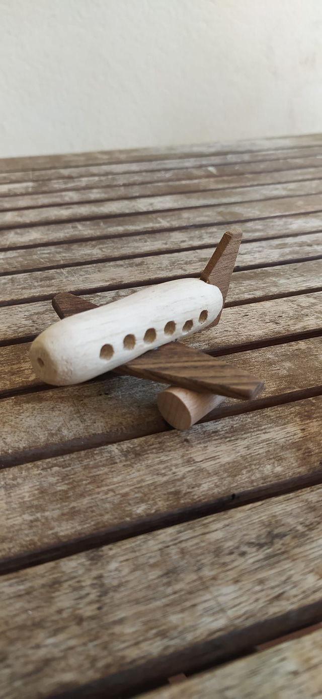 Avión de madera Boing 