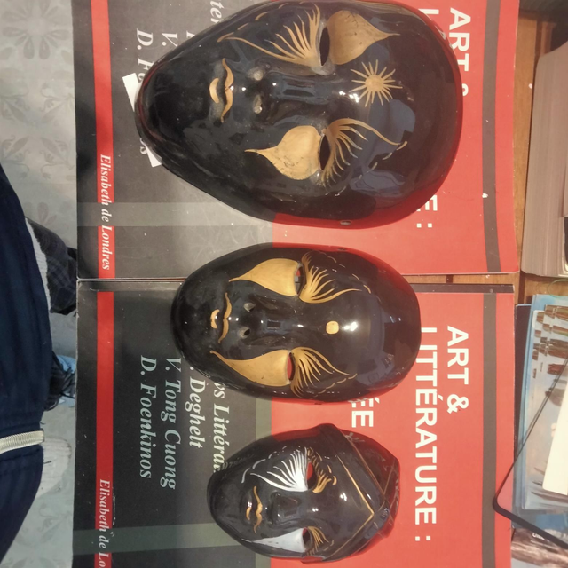 3 masques porcelaine pièce rare contemporain 