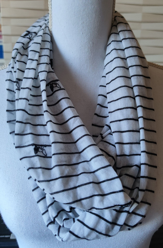 Tour de cou rayé avec chien