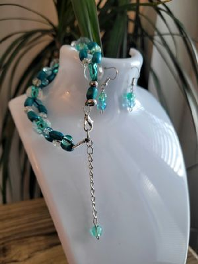 Matching set of blue &amp; green themed bracelet &amp; earrings