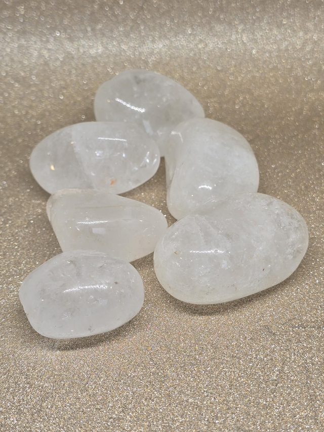 Cristal de roche en forme de galet 