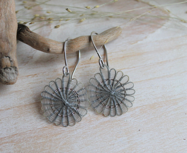 Boucles d'oreilles tissées en crin de cheval