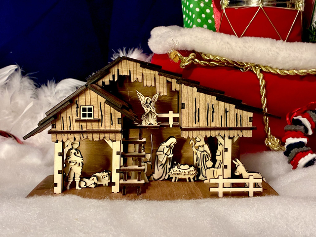 Crèche de Noël en bois bi-colore avec LED