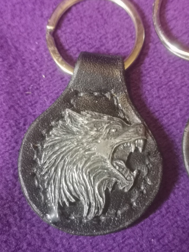 Snarling wolf Pewter or Bronze Cast Keyring