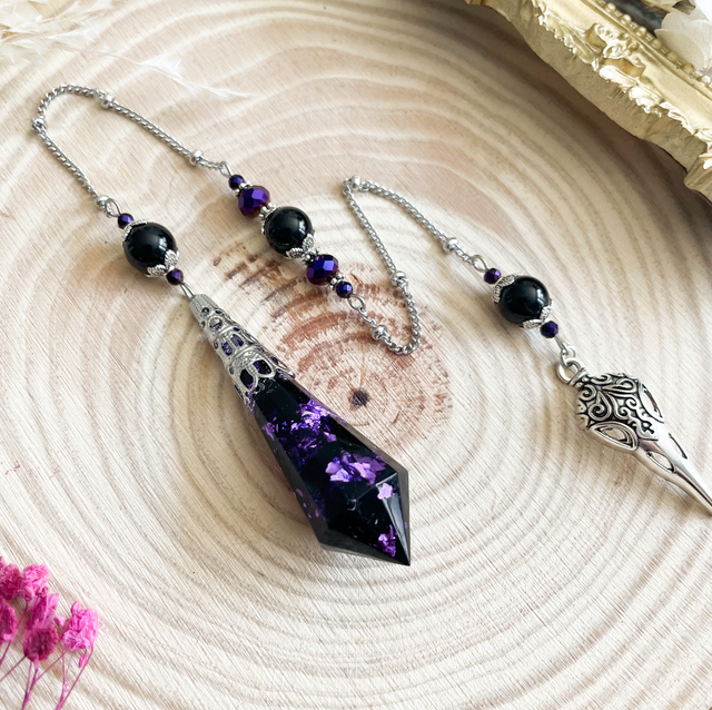 Pendule divinatoire gothique argenté et violet en obsidienne