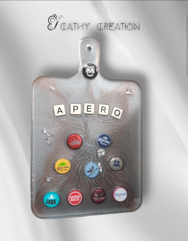 Planche apéro avec inclusion de capsules de bière 