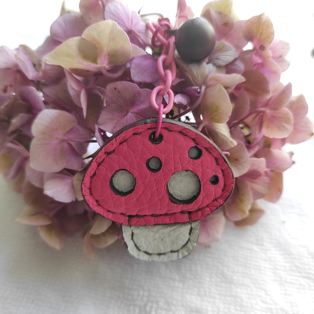 Porte clés champignon rose