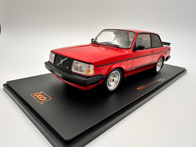 Volvo 240 Turbo Custom - 1987 - Scale - 1:18