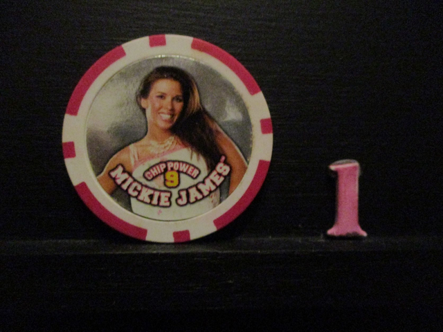 Mickie James - Chip Power 9 Original Wrestling Chipz (1)