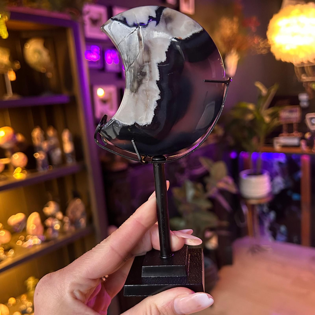 Volcano Agate Moon R36M3B