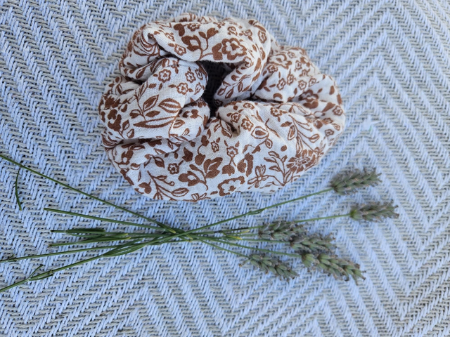 Chouchou écru motifs floraux terracotta