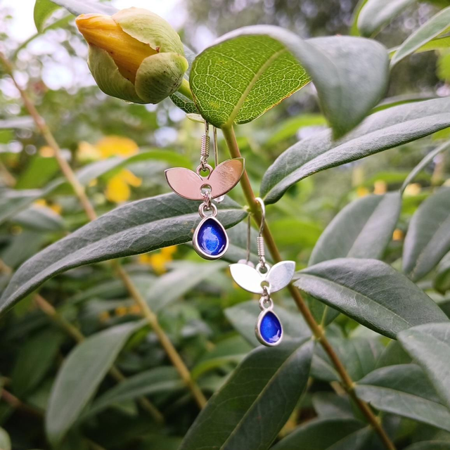 Boucles d'oreilles " l'envol des gouttes" en émail champlevé sur argent