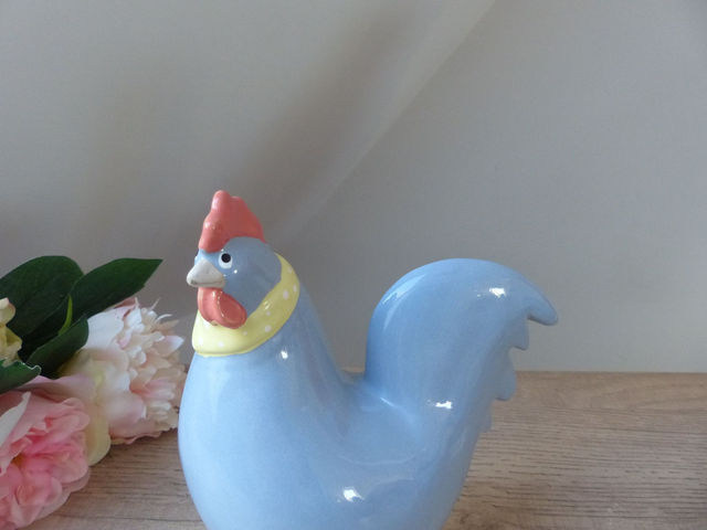 Figurine coq oiseau en céramique bleu avec un foulard jaune, coq décoratif champêtre maison de campagne, cadeau collection poule poulet coq