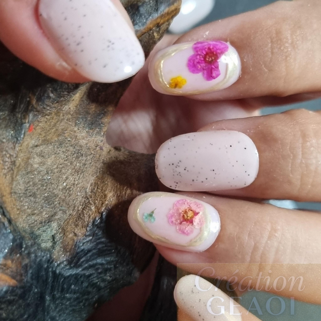 LATTE incrusté folliage little oval S (sur commande: contactez la société)