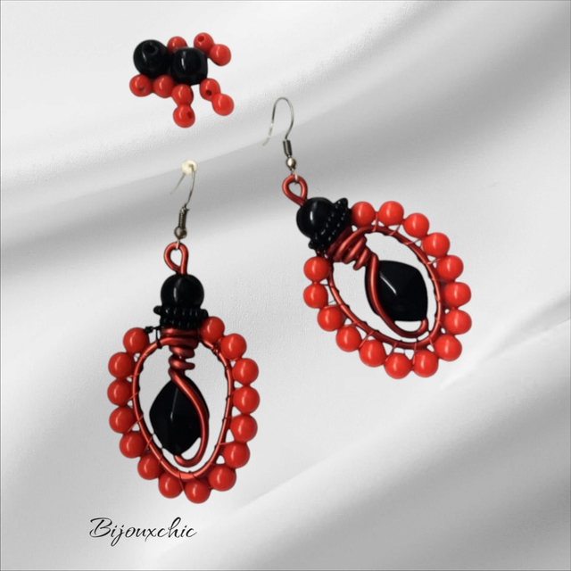 Boucles d&#039;oreilles Red flower