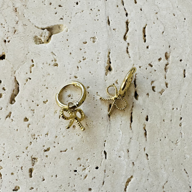 Oorbellen strik goud 