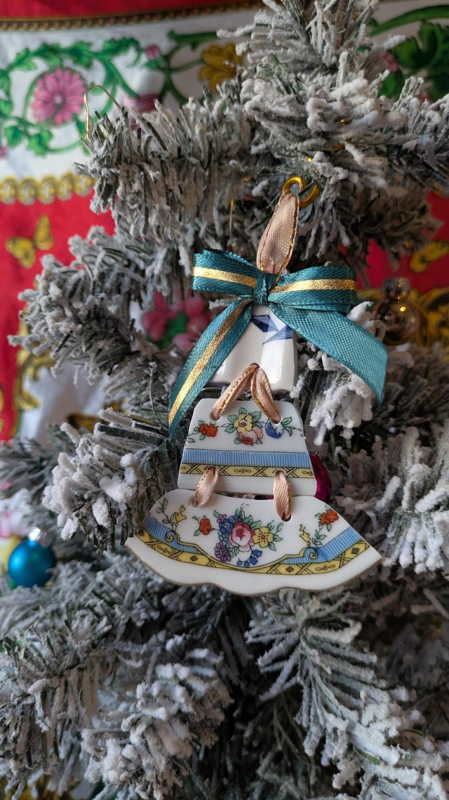 Hanging Christmas tree decorations - made from vintage plates! [Ct-03] 
