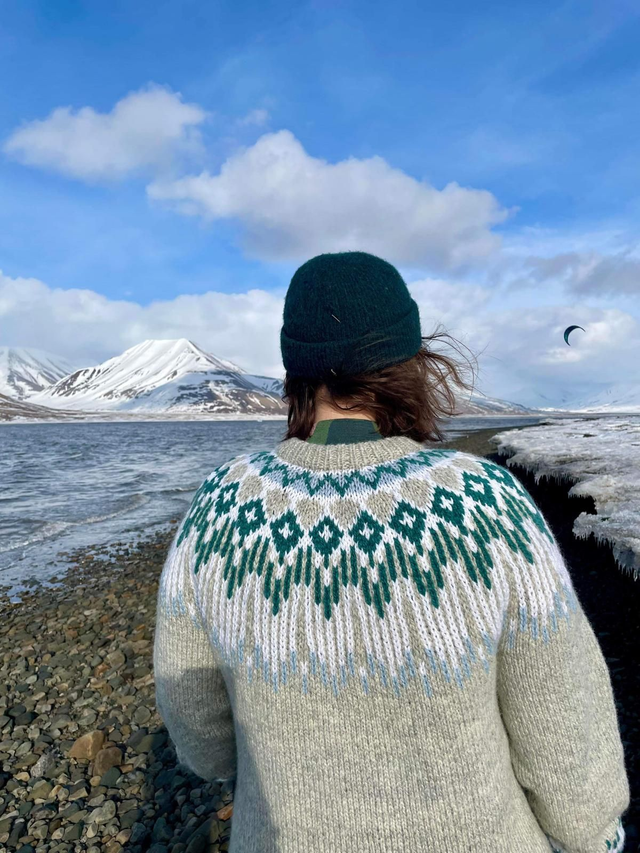 Hopi Polar Sweater Kit - Col 14 (Grey and Ice Blue Troll) - Wool &amp; Pattern - Linka Neumann