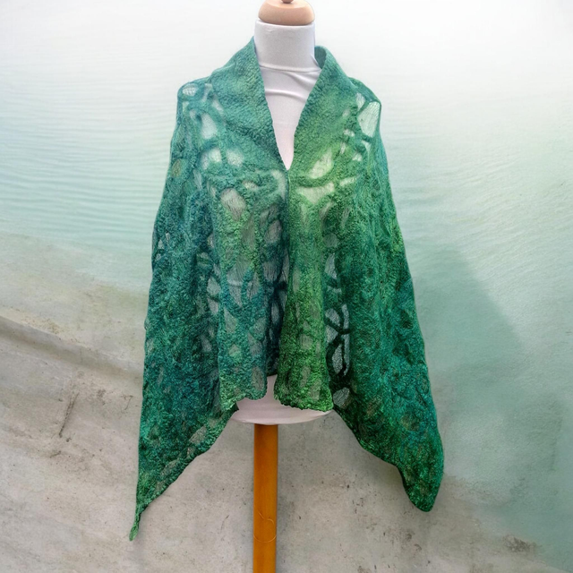 Kells bay poncho - green &amp; teal