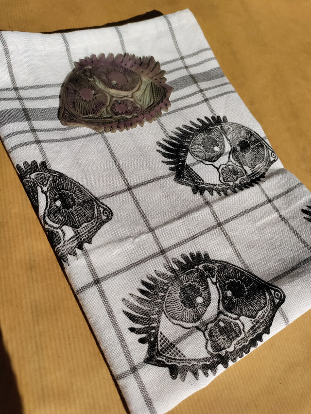 Torchon imprimé 50 x70 cm -linogravure " polycorie 2"