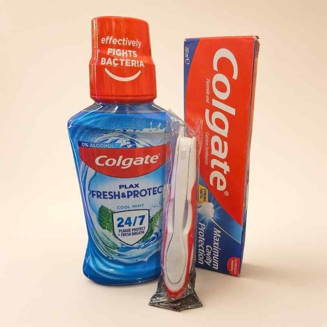 Colgate Fresh & Protect Oral Care Gift Bundle – 3 Piece Set